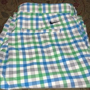 Nike Golf Shorts Size 33 Inseam 11 inches